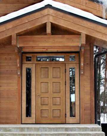Вуличні двері для деревяного будинку