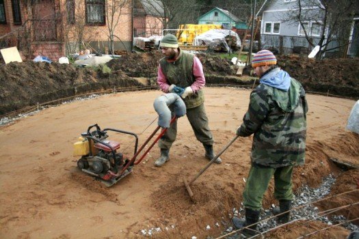 Самостійна укладання тротуарної плитки на ділянці