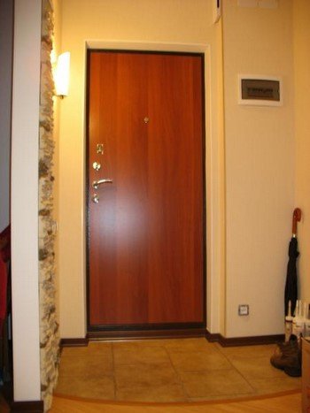 Яку вхідні двері краще купувати квартиру?