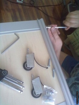 Самостійна збірка дверей шафи купе