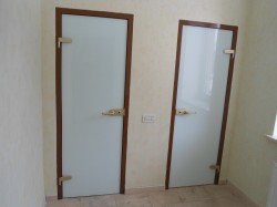 Як правильно встановлювати двері для санвузла та сантехнічні дверцята