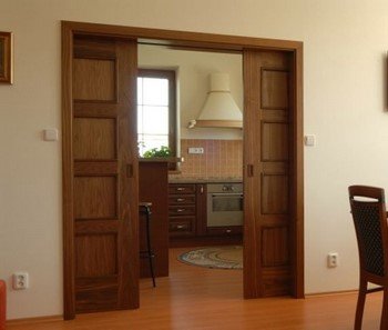 Розсувні двері гармошка з дерева, металеві, скляні