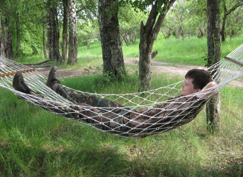 Кілька способів створення гамака в саду власними руками Кілька способів створення гамака в саду власними руками