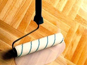 Чим покрити деревяну підлогу в будинку   класифікація лаків