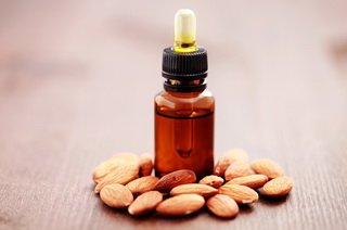 Як лікувати розтяжки на шкірі домашніми засобами