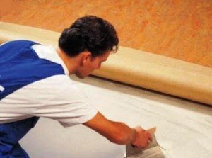 Укладання лінолеуму на деревяну підлогу своїми руками