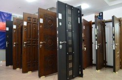 Вхідні металеві вуличні двері: критерії відбору