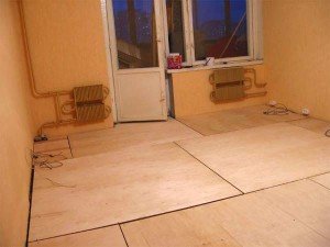 Укладання ламінату на нерівну підлогу неприпустима   варіанти вирівнювання підстави