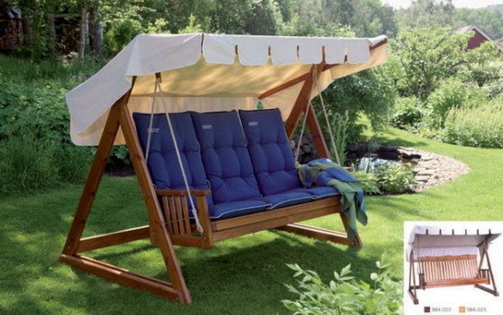 Як своїми руками зробити садові гойдалки?