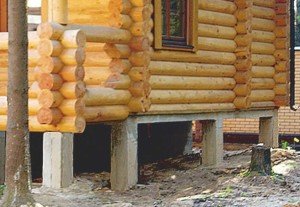 Типи фундаментів для деревяних будинків. Різновиди конструкцій. Підстава стрічкового типу. Стовпчасті та змішані конструкції. Монолітна плита