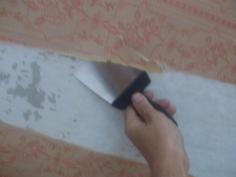 Клеїмо шпалери своїми руками