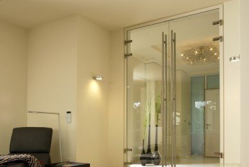 Маятникові двері: міжкімнатні, для ресторанів