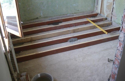 Деревяна підлога на лагах: конструкція та монтаж