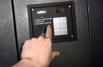 Сталеві підїзні двері