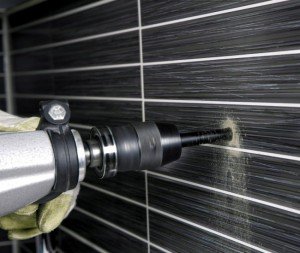 Як просвердлити отвір у кахельної плитці без сколів і дефектів