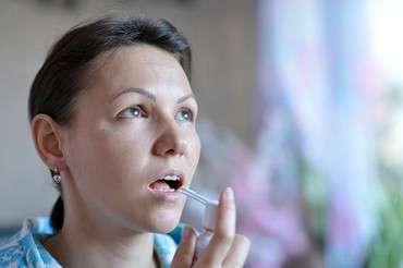 Кращий спрей від болю в горлі