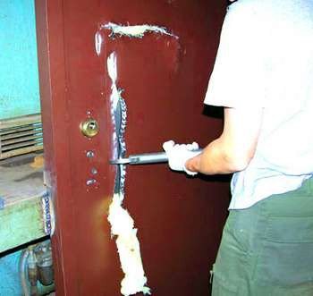 Ремонт вхідних дверей в квартирі