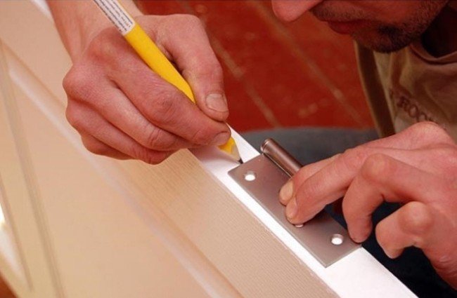 Ремонт дверей: причини просідання двері і способи ремонту