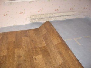 Як класти лінолеум на деревяну підлогу   поради від професіонала