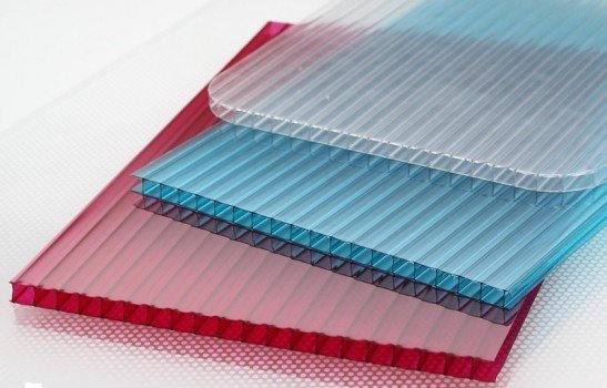 Поетапне будівництво теплиці з профнастилу своїми руками Поетапне будівництво теплиці з профнастилу своїми руками