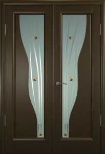 Розпашні міжкімнатні двері: фільончасті, засклені