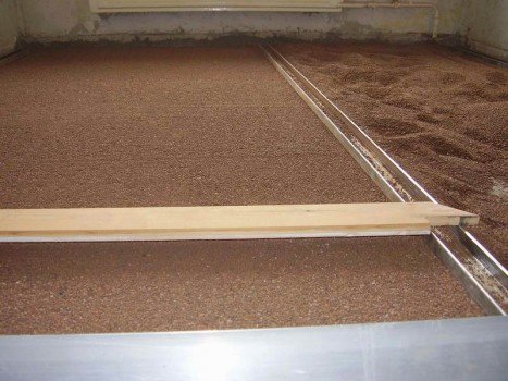 Технологія укладання насипних підлоги своїми руками Технологія укладання насипних підлоги своїми руками