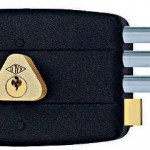 Замки для вхідних металевих дверей : правила вибору