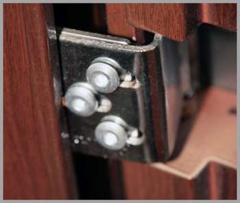 Приховані петлі для дверей