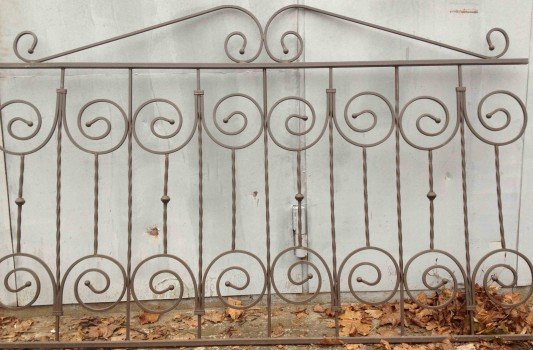 Як самостійно зібрати кований паркан?