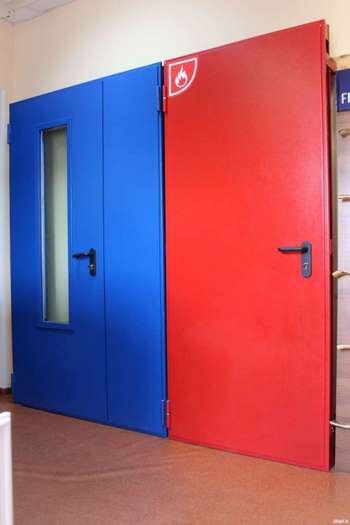 Установка протипожежних дверей по Сніпу (монтаж)