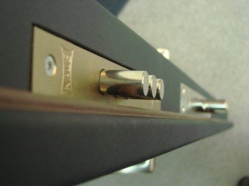 Установка замка в металеві двері своїми руками Установка замка в металеві двері своїми руками