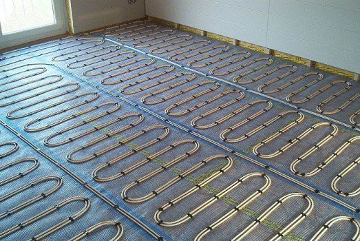 Укладання водяних теплих підлог своїми руками
