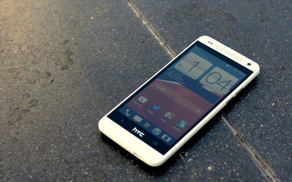 Огляд HTC One M8 mini
