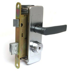 Врізні дверні замки: правила вибору для металевої та деревяної двері