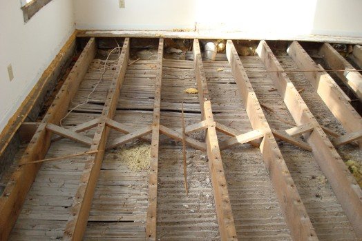 Правила укладання деревяної підлоги і тонкощі вибору підходящих матеріалів Правила укладання деревяної підлоги і тонкощі вибору підходящих матеріалів