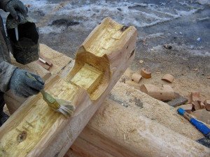 Обробка деревяного будинку зовні: захист деревини, огляд виробників, процес обробки