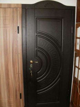 Установка броньованих дверей