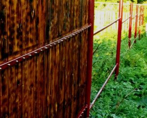 Фарбування під дерево металу і пластика: огляд доступних методів