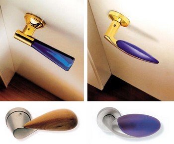 Дверні ручки на вхідні двері