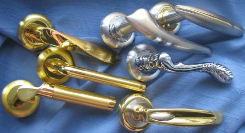 Стара двері з масиву: реставрація своїми руками