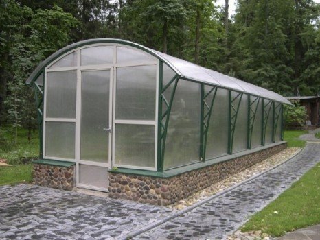 Створення теплиці з полікарбонату своїми руками з нуля Створення теплиці з полікарбонату своїми руками з нуля