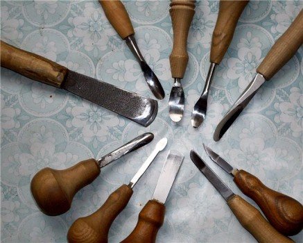 Які інструменти потрібні для різьби по дереву? Які інструменти потрібні для різьби по дереву?