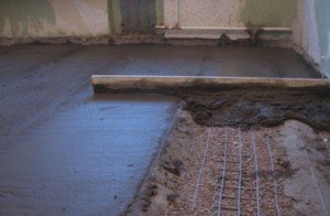 Вирівнювання підлоги самовирівнюється сумішшю — гарантія якісного фінішного покриття