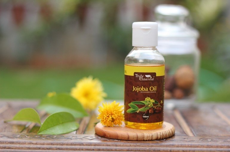 8 корисних властивостей масла жожоба для волосся
