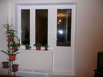 Пластикові балконні двері