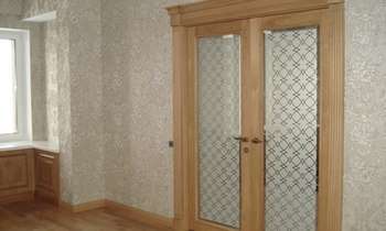 Розпашні подвійні двері