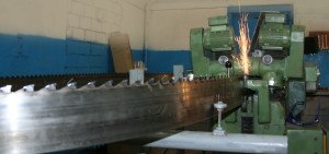 Заточування стрічкових пив по дереву: профіль, зуби і кут заточування. Розводка інструменту і методи заточування