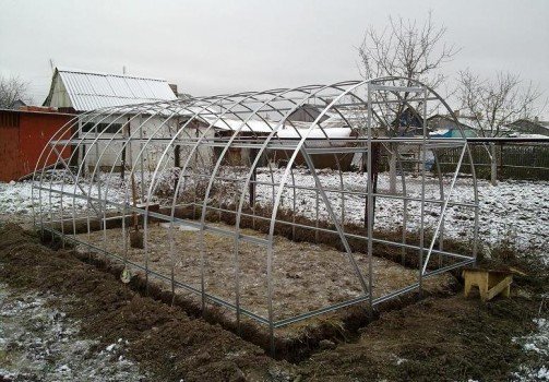 Створення теплиці з полікарбонату своїми руками з нуля Створення теплиці з полікарбонату своїми руками з нуля