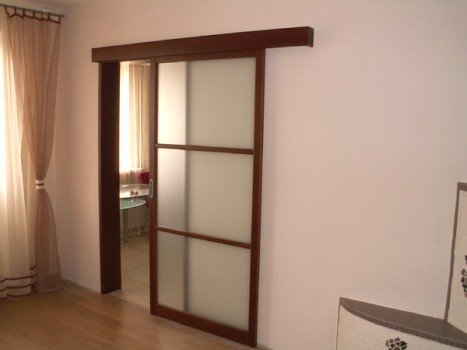 Створення розсувних міжкімнатних дверей своїми руками Створення розсувних міжкімнатних дверей своїми руками