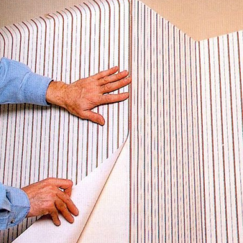 Як поклеїти шпалери своїми руками?